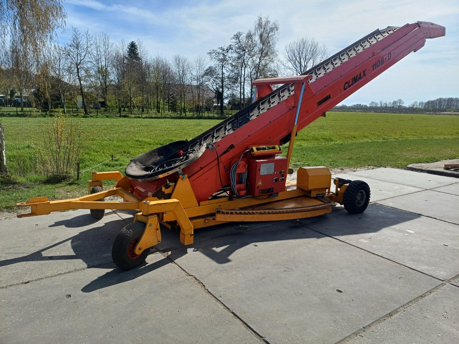 Climax 1108D hallenvuller aardappels uien hallen vuller, Ophalen