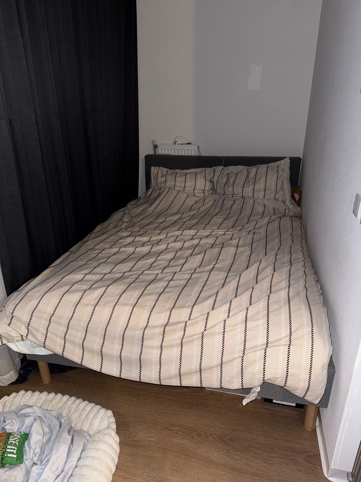 Narron ikea bedframe, Huis en Inrichting, Ophalen, Overige materialen, Tweepersoons, Zo goed als nieuw