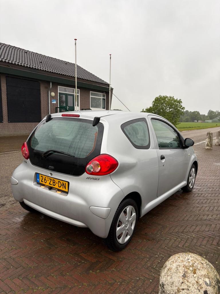 Toyota Aygo 1.0 12V Vvt-i 3DRS MMT 2007 Grijs, Voorwielaandrijving, 4 stoelen, 68 pk, Origineel Nederlands
