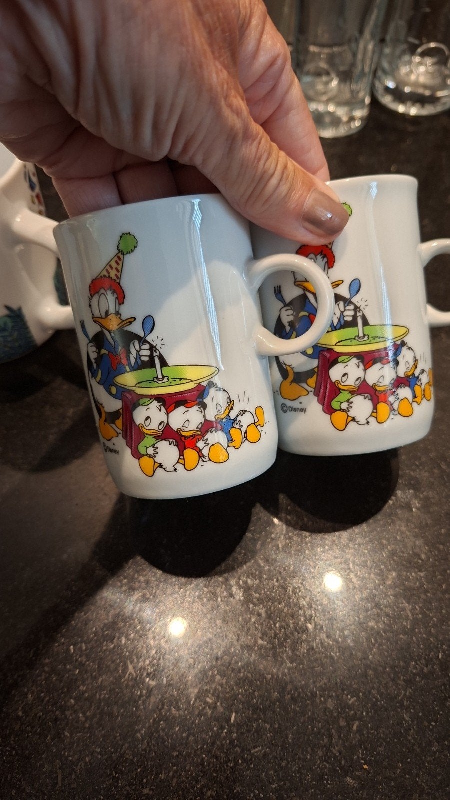 Set van 2 Donald Duck mokken - Disney Ter Steege Holland, Huis en Inrichting, Overige merken, Keramiek, Vintage, Zo goed als nieuw