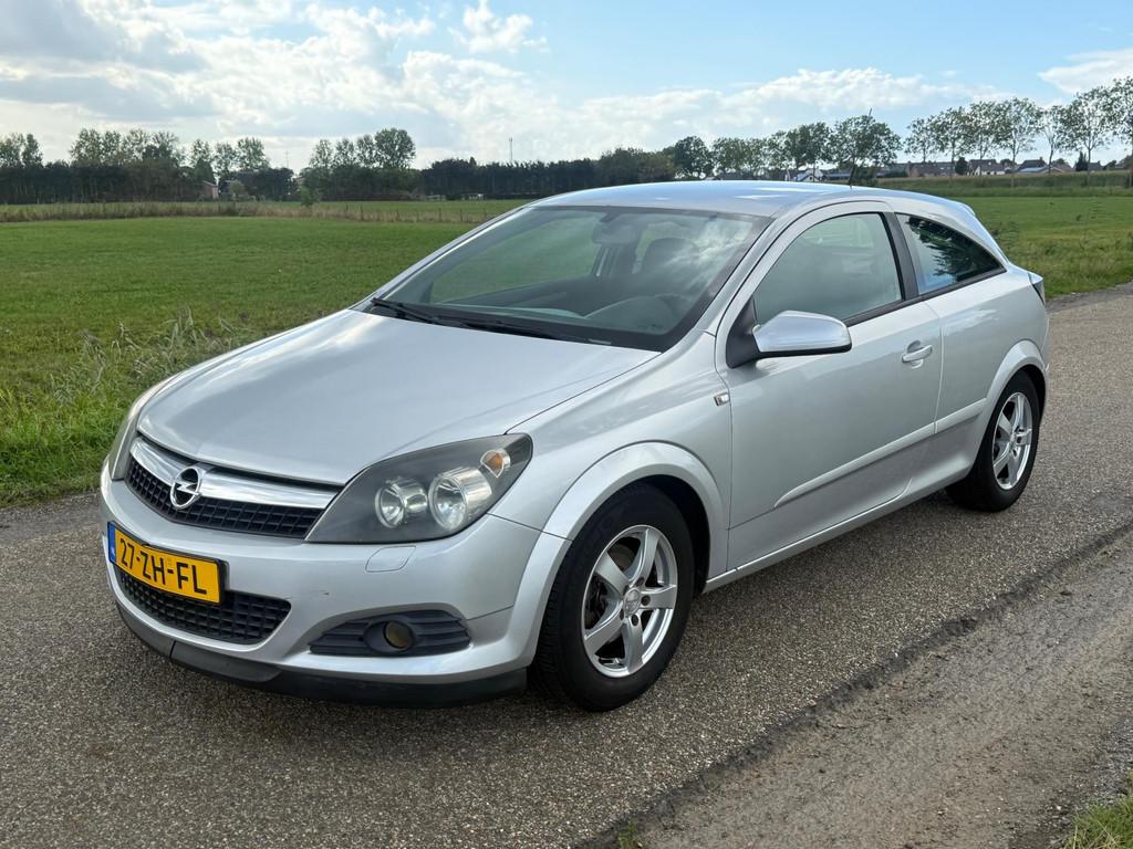 Opel Astra GTC 1.6 Temptation Airco NAP APK 09-2026, Voorwielaandrijving, Gebruikt, Zwart, 4 cilinders