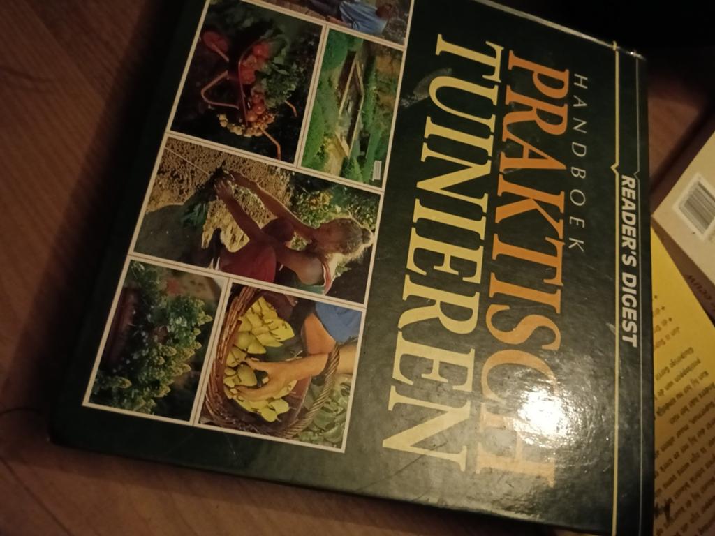 Handboek Praktisch Tuinieren - Reader's Digest, Ophalen of Verzenden, Gelezen, Reader's Digest, Tuinieren en Tuinplanten