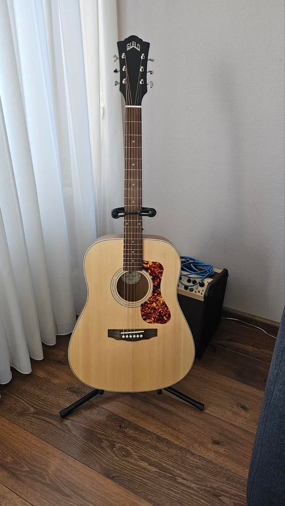 Te koop hele mooie zgan  Guild D240E semiakoestische gitaar., Muziek en Instrumenten, Ophalen, Zo goed als nieuw, Western- of Steelstringgitaar