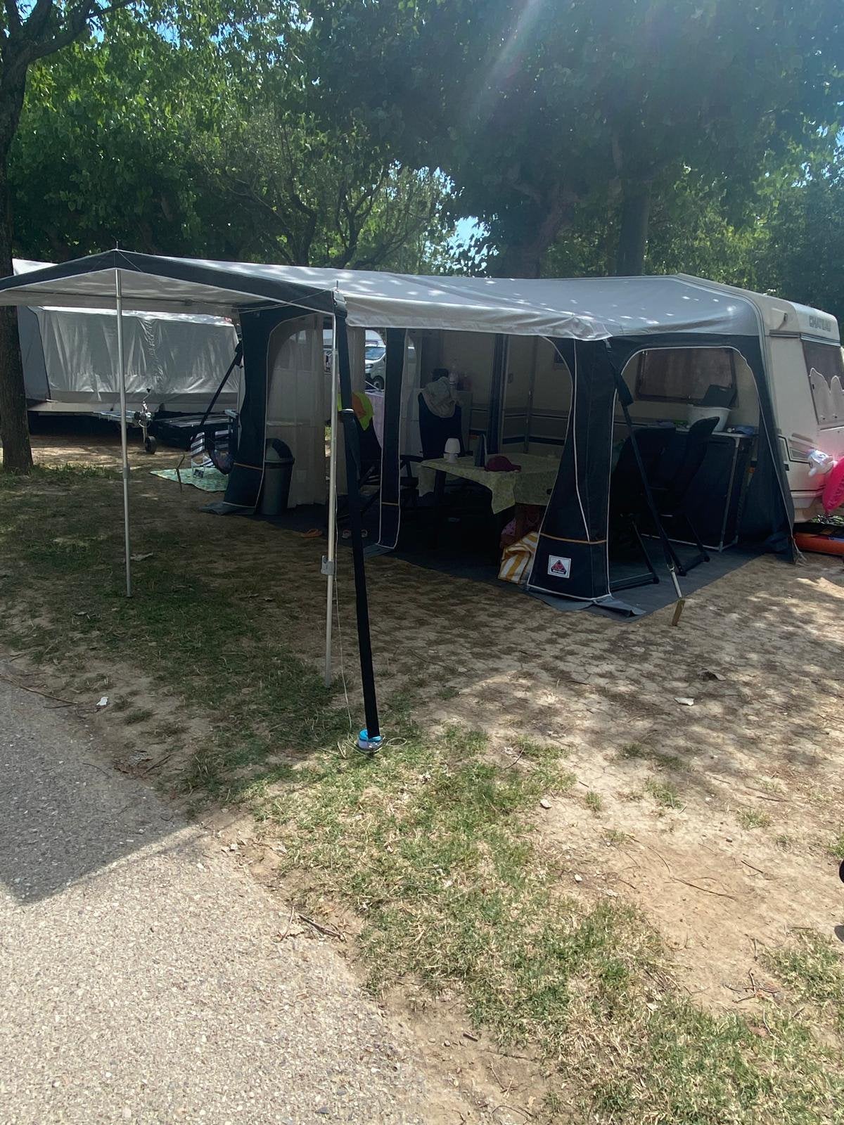 Chateau la car 2000, stapelbed, airco, voortent en luifel., Caravans en Kamperen, Caravans, Chateau, Treinzit, Particulier, 500 - 750 kg
