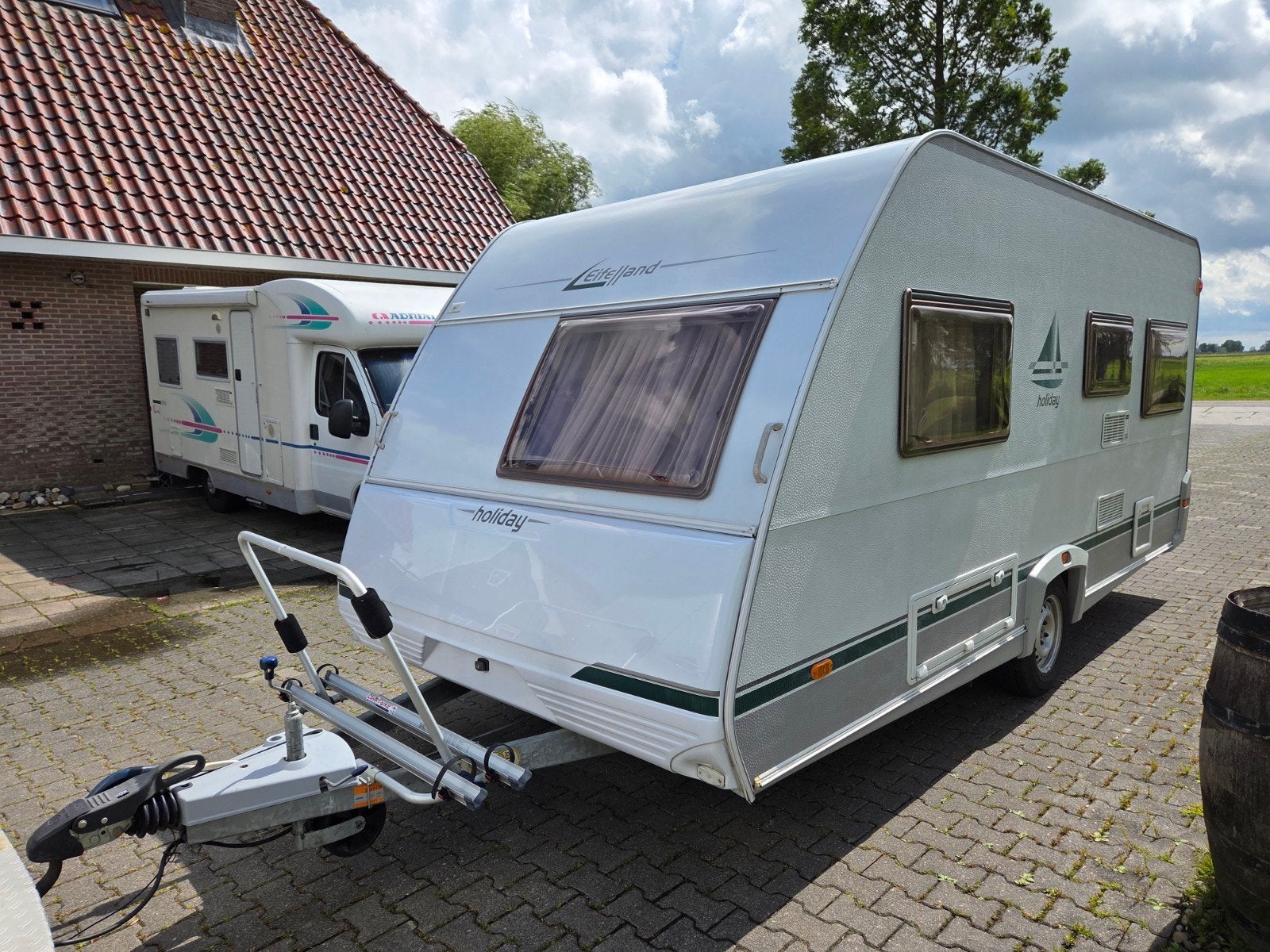 Eifelland Holiday 450 ,bj 2006, frans bed,rondzit,zakluifel, Caravans en Kamperen, Caravans, Omvormbare zithoek, Rondzit, 750 - 1000 kg