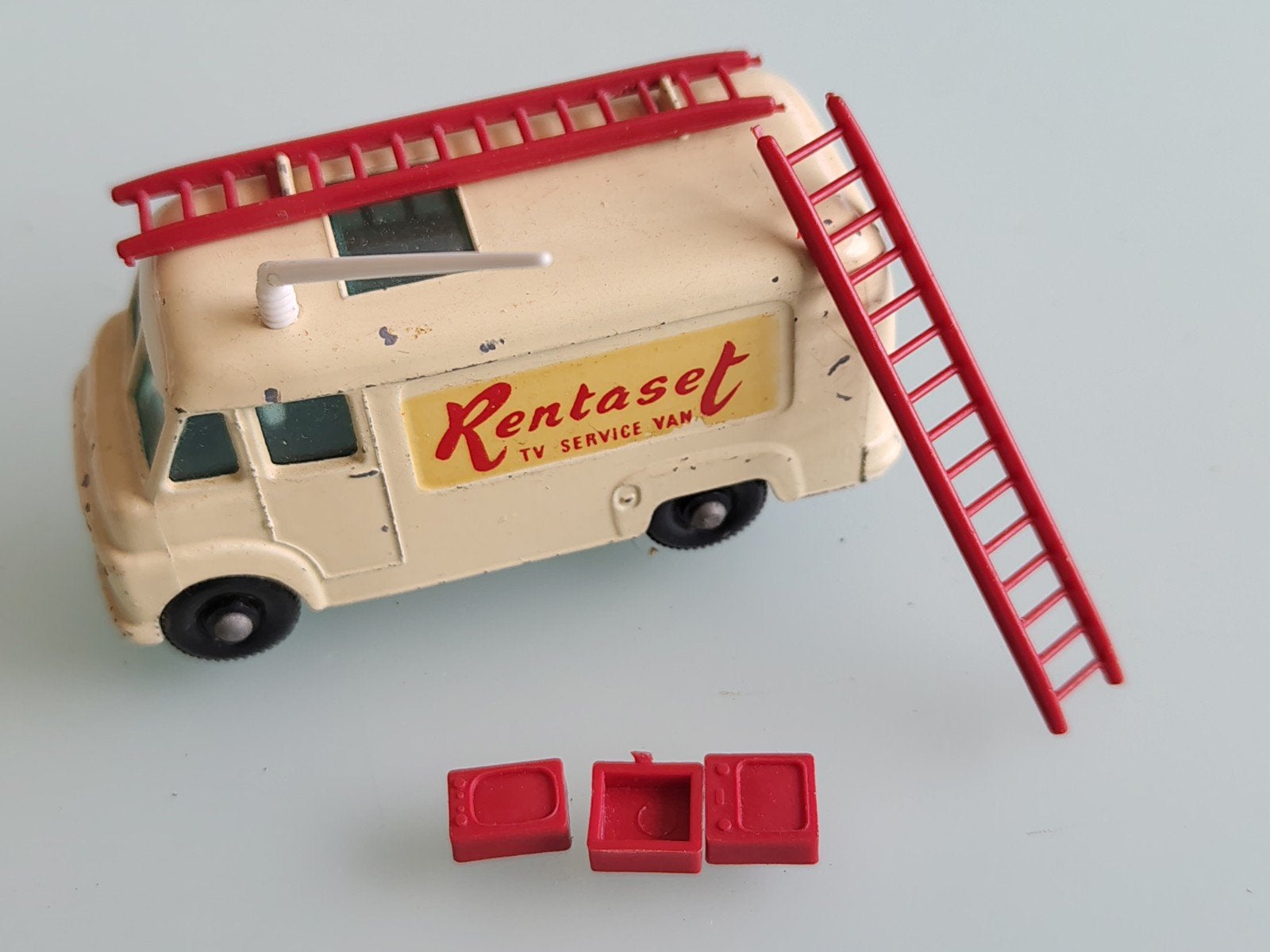 Matchbox Lesney Rentaset TV Service Van nr. 62, Hobby en Vrije tijd, Modelauto's | 1:87, Ophalen of Verzenden, Gebruikt, Bus of Vrachtwagen