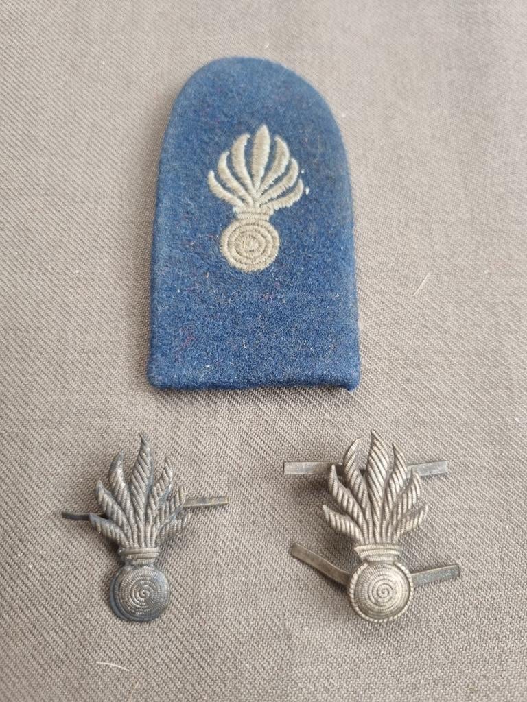 3 rijkspolitie  emblemen jaren 50, Verzamelen, Ophalen of Verzenden, Landmacht, Nederland, Embleem of Badge