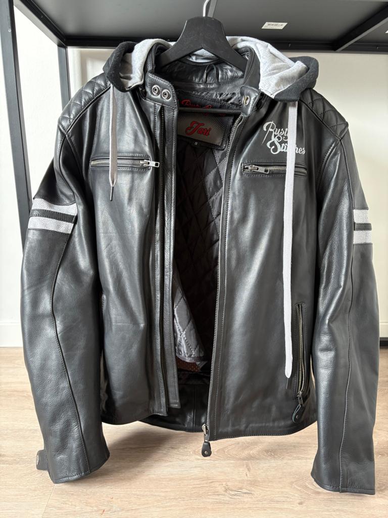 NIEUW Rusty Stitches Jari Hooded motorjas zwart/wit mt S, Ophalen of Verzenden, Nieuw met kaartje, Heren, Jas | leer