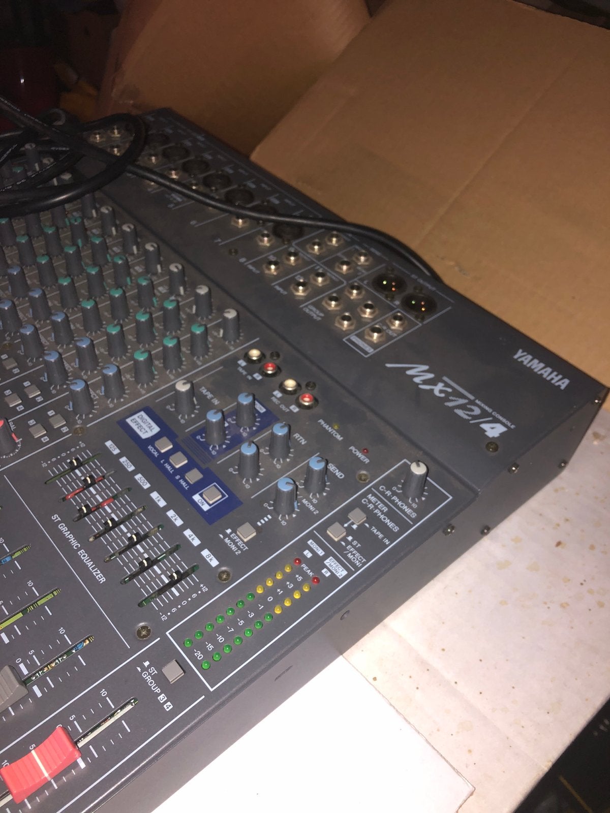 Yamaha MX12/4 Mengpaneel - zgan in doos, Muziek en Instrumenten, Ophalen of Verzenden, Gebruikt, 10 tot 20 kanalen, Microfooningang