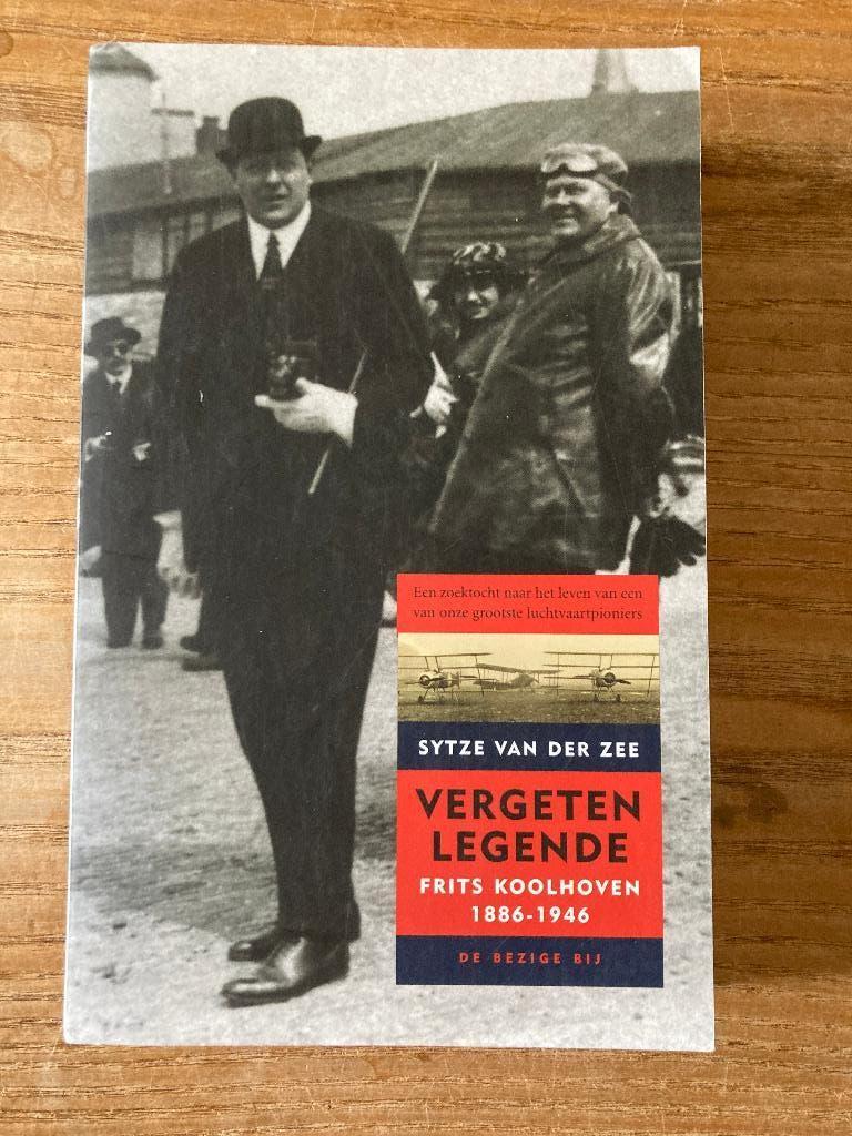 Sytze van der Zee - Vergeten legende Frits Koolhoven, Ophalen of Verzenden, 20e eeuw of later, Gelezen, Sytze van der Zee