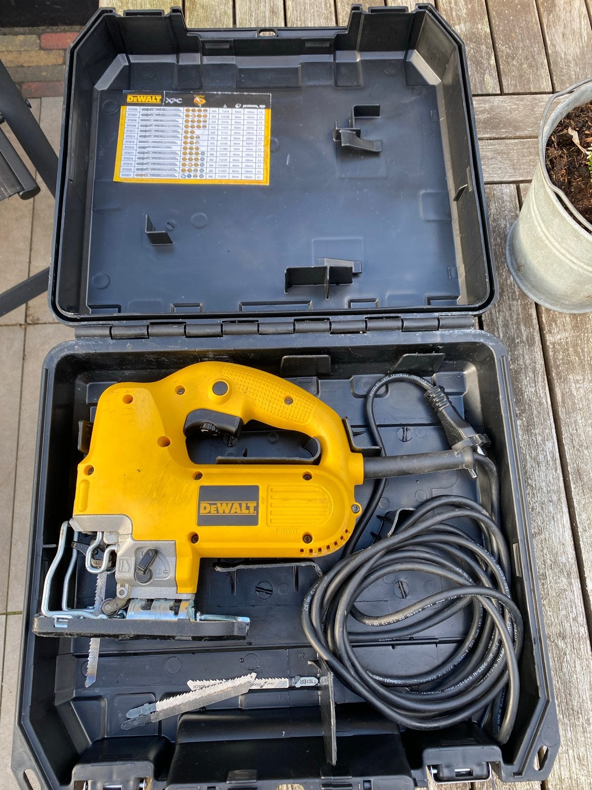 DeWalt DW341 decoupeerzaag in koffer, Gebruikt, Decoupeerzaag, 600 tot 1200 watt, Ophalen of Verzenden