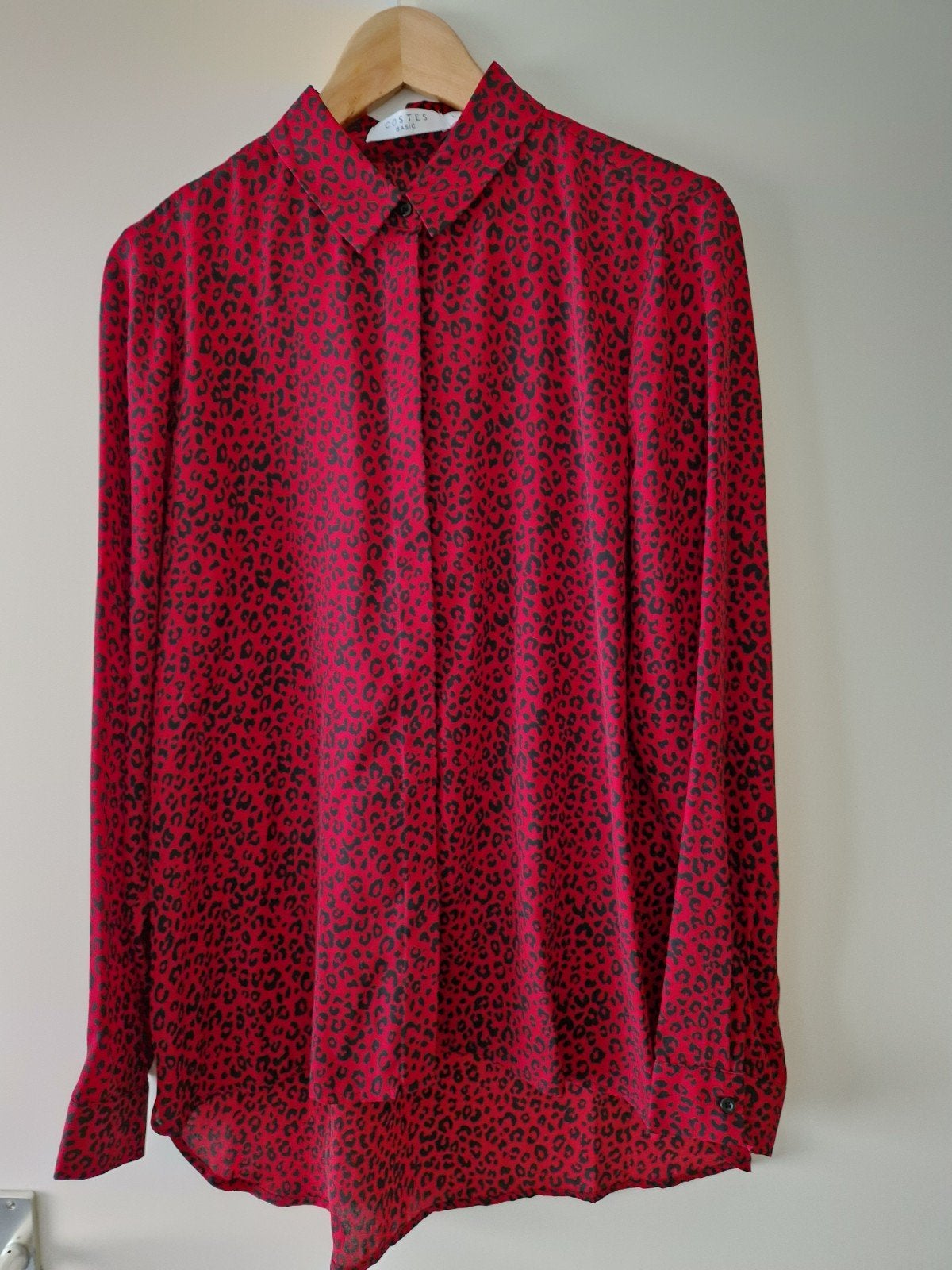 COSTES BASIC RODE PANTERPRINT BLOUSE MET ZWARTE PRINT MAAT L, Kleding | Dames, Maat 42/44 (L), Nieuw, Ophalen of Verzenden, Costes