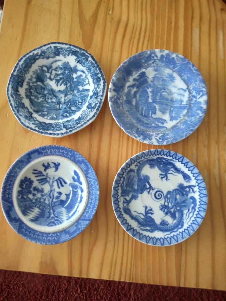 vier schoteltjes  met blauwe voorstellingen, Ophalen of Verzenden