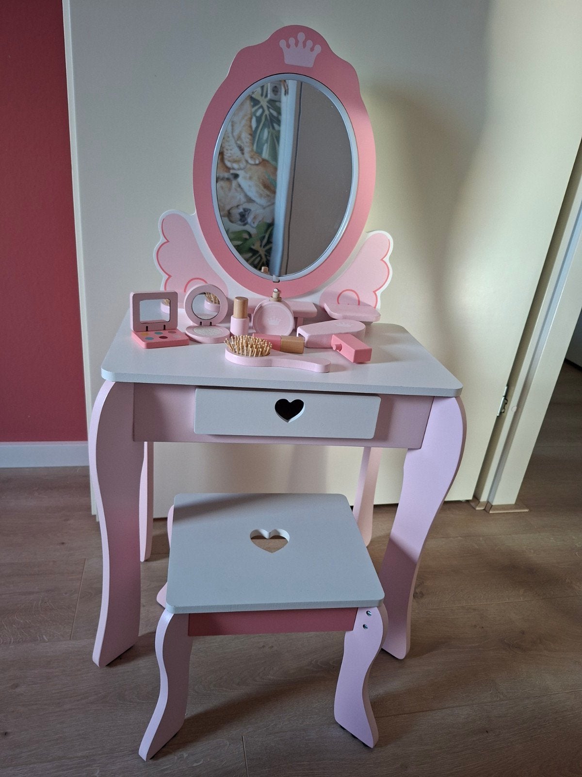 Roze houten kaptafel met krukje en accessoires, Ophalen, Zo goed als nieuw, Knutselen, Met licht