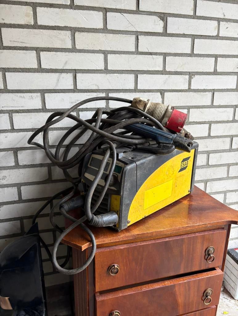 Goedwerkende ESAB lasapparaat op krachtstroom, Doe-het-zelf en Verbouw, Gereedschap | Lasapparaten, Ophalen of Verzenden, Gebruikt