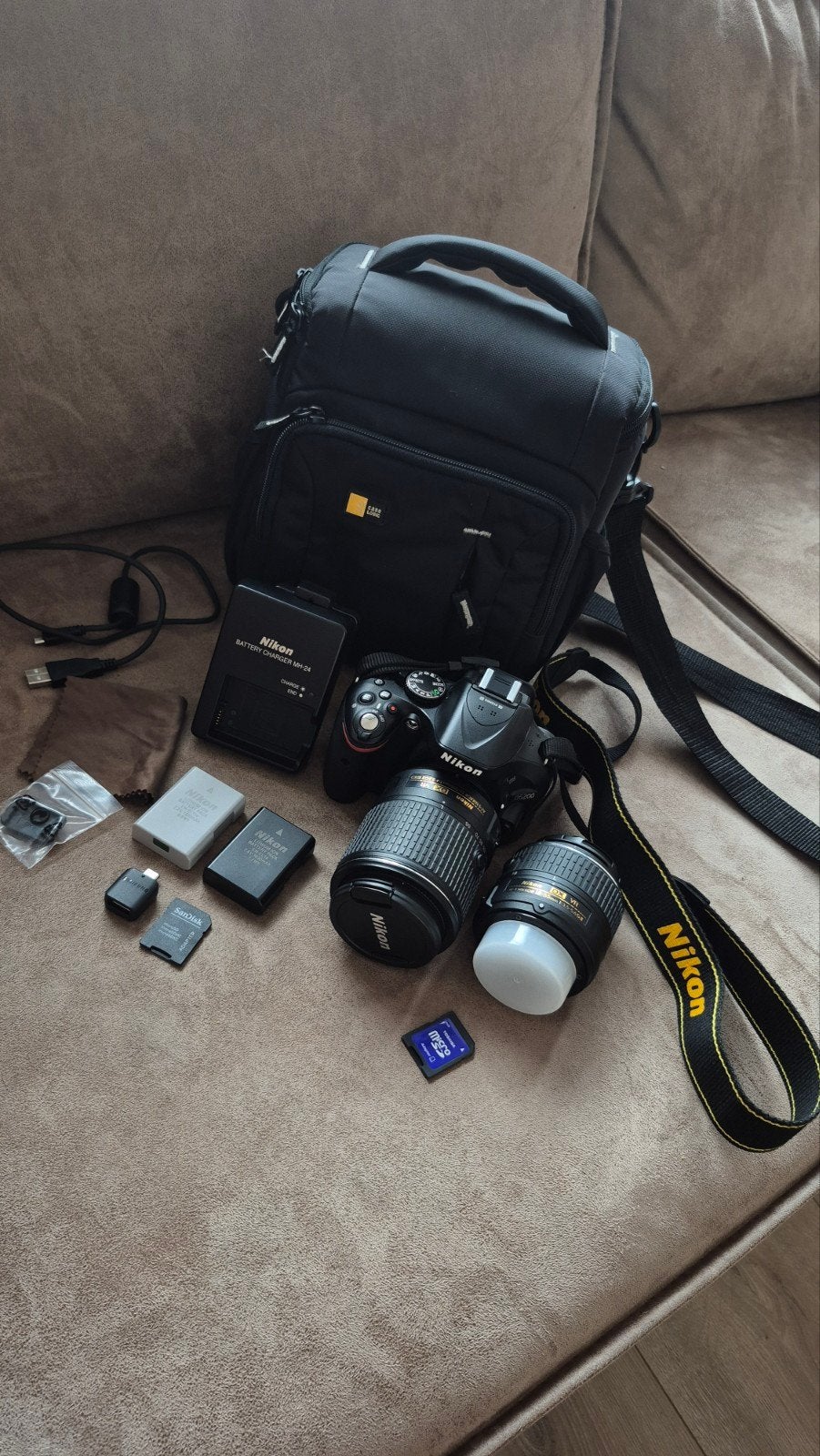 Nikon D5200 spiegelreflexcamera met 2 lenzen en accessoires, Audio, Tv en Foto, Fotocamera's Digitaal, Zo goed als nieuw, Spiegelreflex