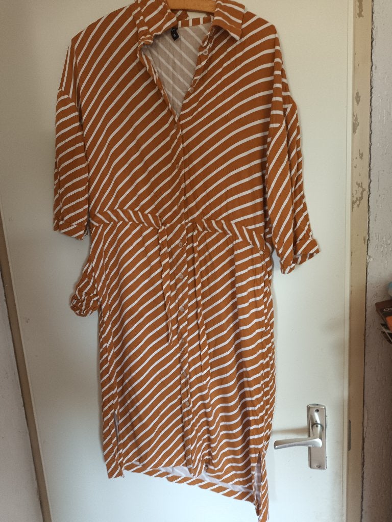 jurk zomerjurk Hema ceintuur mt 40 42 streep oker geel bruin, Kleding | Dames, Maat 38/40 (M), Geel, Ophalen of Verzenden, Zo goed als nieuw