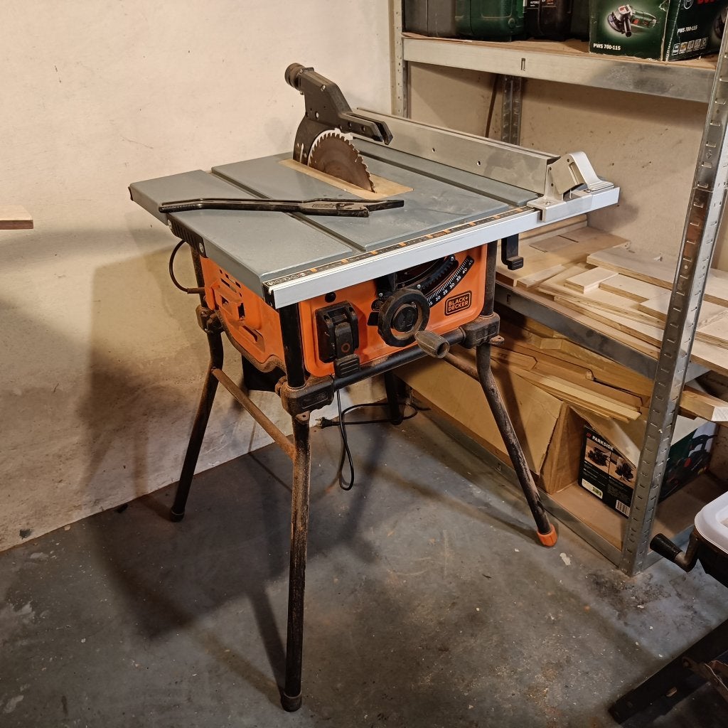Black & Decker BES720-QS Tafelzaag, Ophalen, Gebruikt, Cirkelzaag, Black and Decker