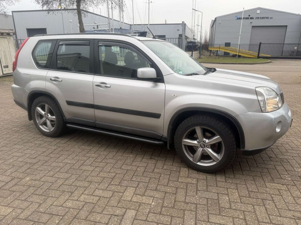 Nissan X-Trail 2008-2010 Sidebars met rvs trede zwart, Niet ingevuld, Nieuw, Niet ingevuld, Ophalen