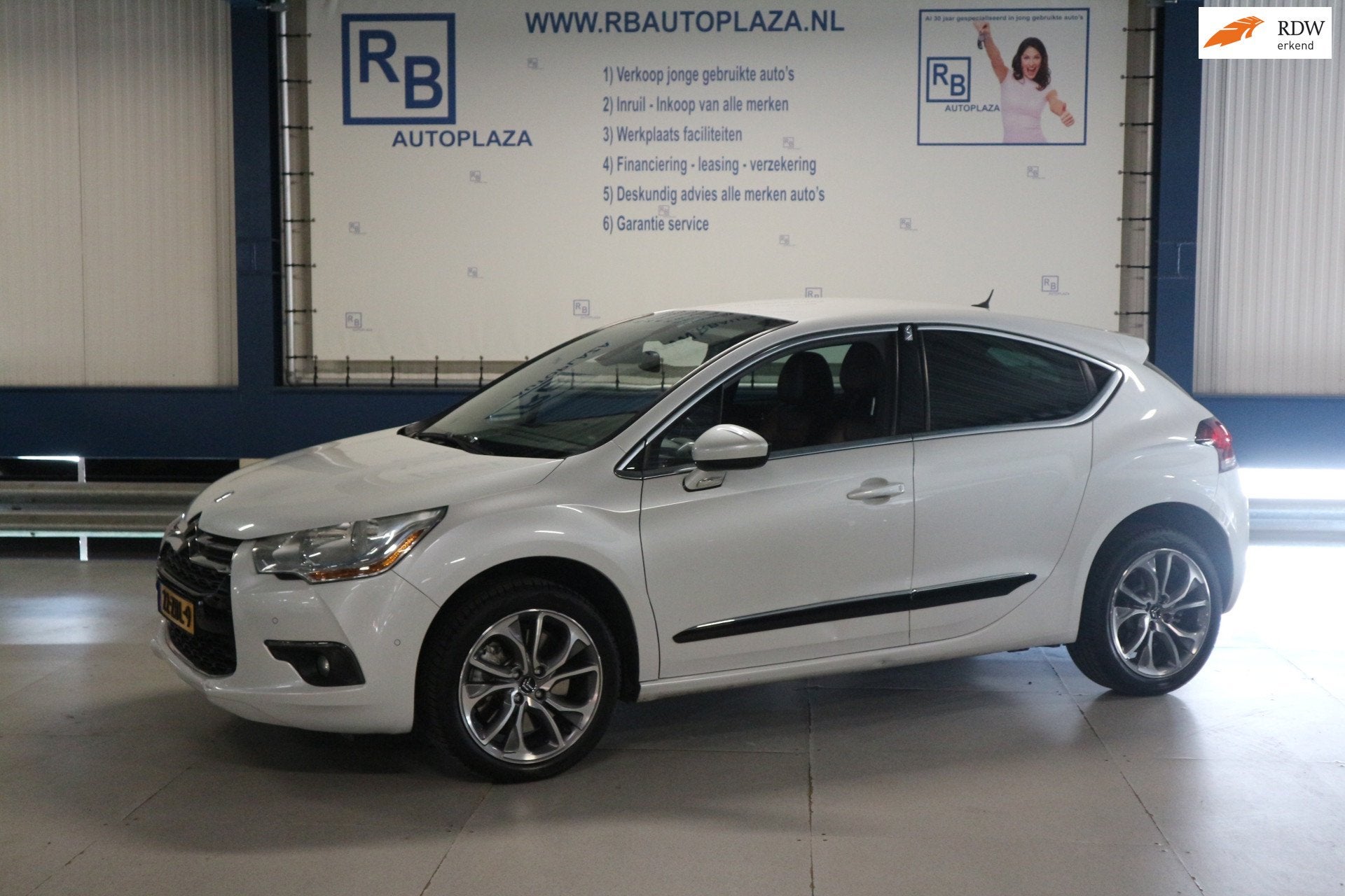 Citroen DS4 1.6 THP Sport Chic STOELMASSAGE/ LEER/ NAP, Voorwielaandrijving, Euro 5, 4 cilinders, Wit