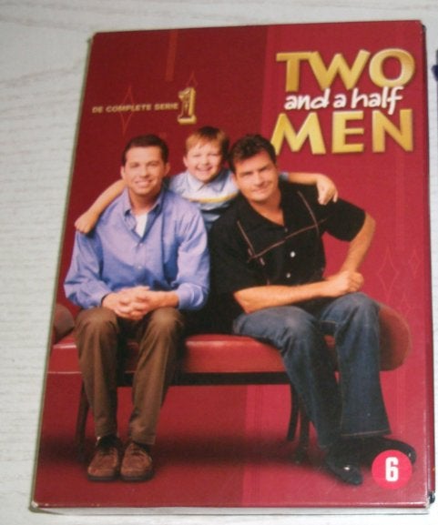 DVD box seizoen 1 Two and a half men Charlie Sheen, Alle leeftijden, Ophalen of Verzenden, Zo goed als nieuw, Komedie