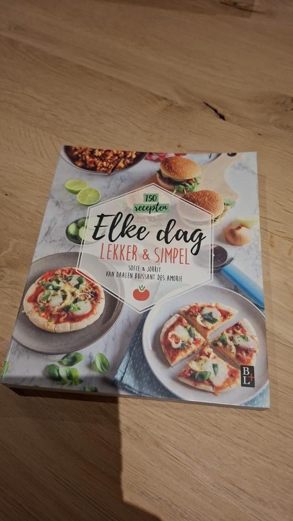 Elke dag Lekker & Simpel - Kookboek met 150 recepten, Boeken, Kookboeken, Hoofdgerechten, Ophalen of Verzenden, Zo goed als nieuw