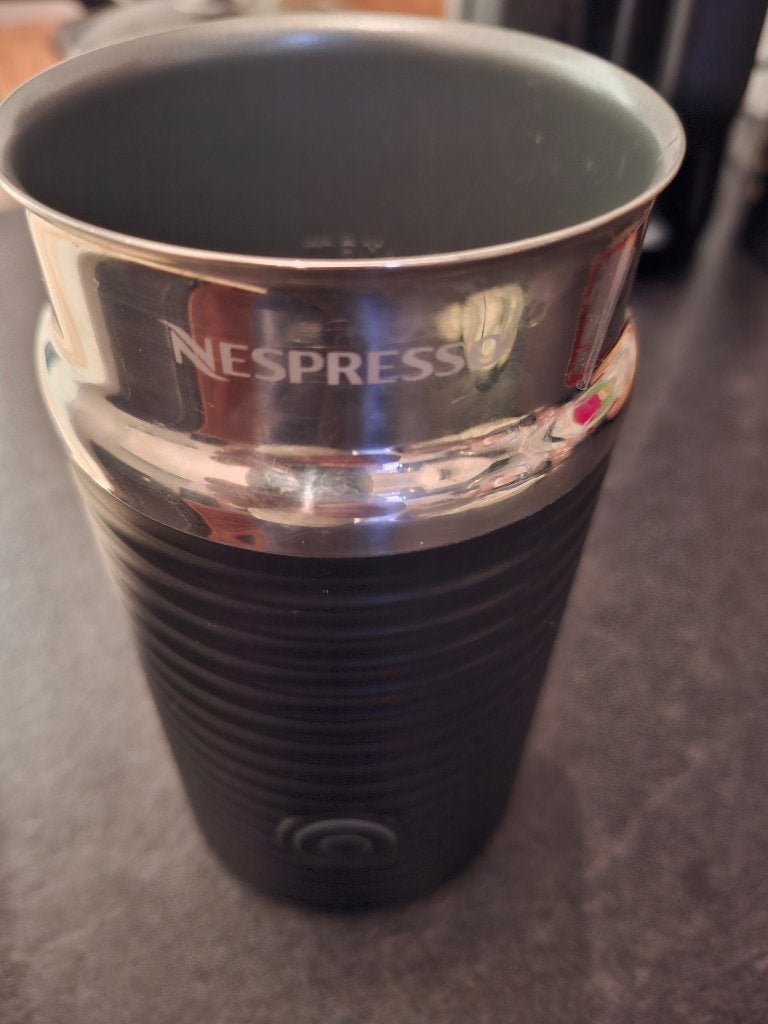 Nespresso Melkopschuimer Aeroccino, Witgoed en Apparatuur, Ophalen, Gebruikt, Elektrische melkopschuimer