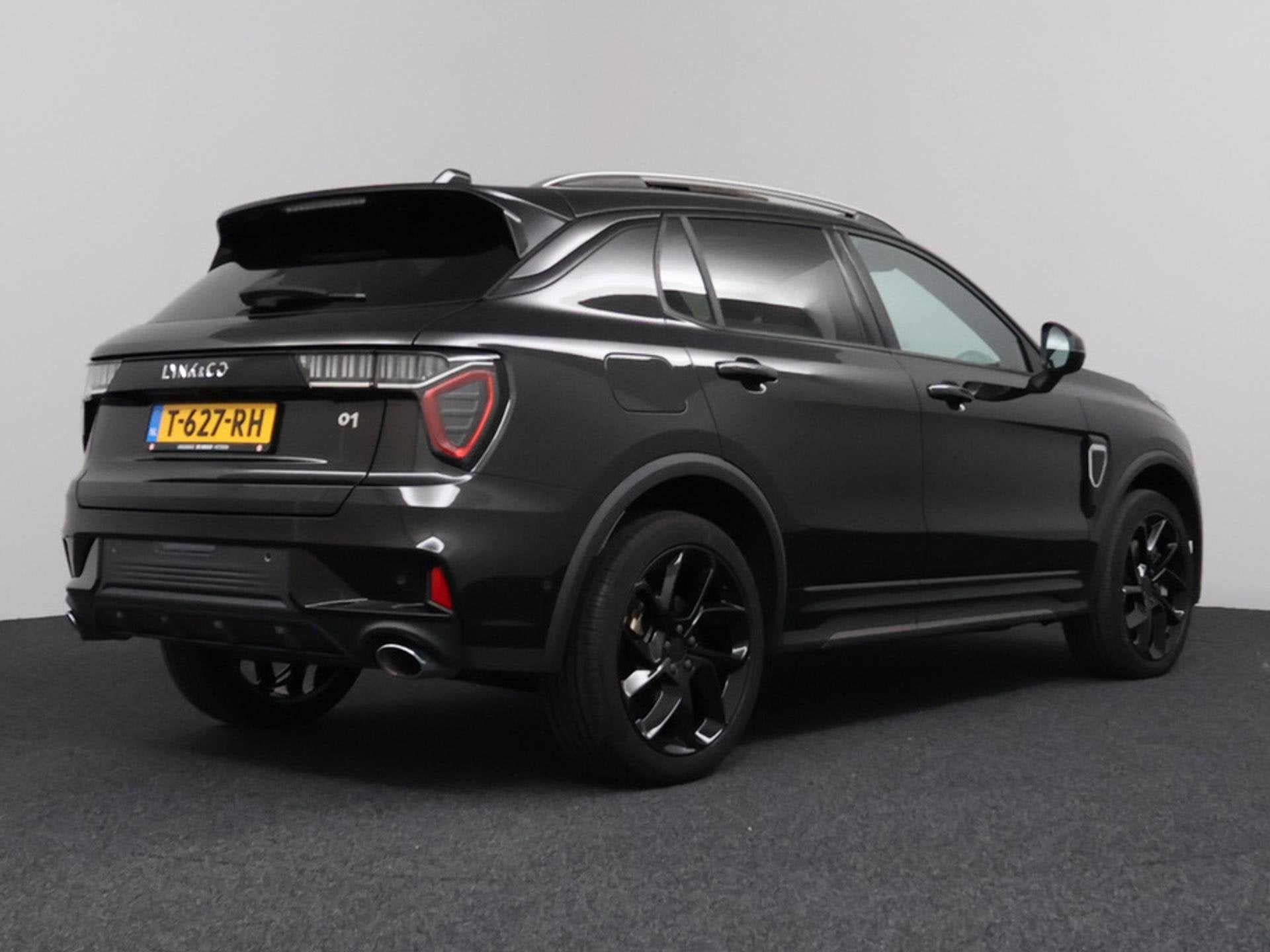 Lynk & Co 01 1.5 PHEV Black Edition Donkere hemel ACC | Pano, Auto's, Stof, Euro 6, Automatische klimaatregeling, Bedrijf