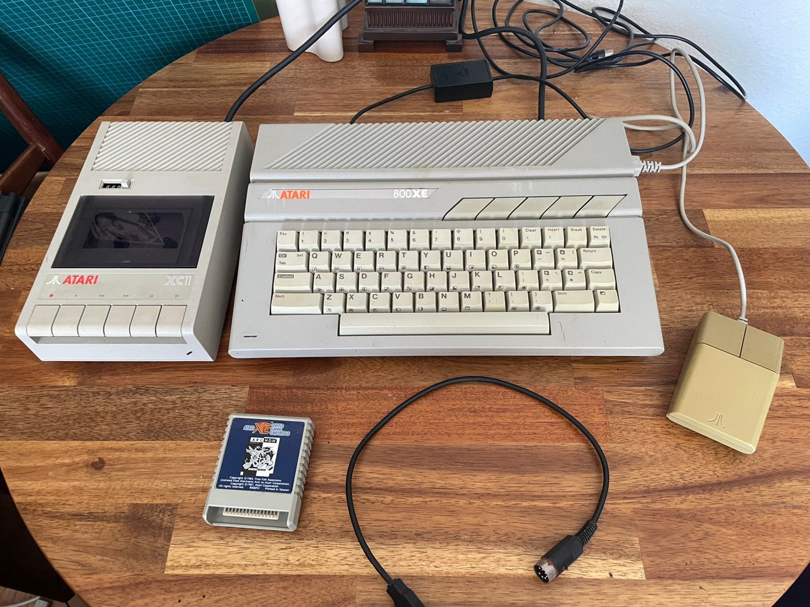 Vintage atari 800XE computer met toebehoren en game, Computers en Software, Vintage Computers, Ophalen of Verzenden