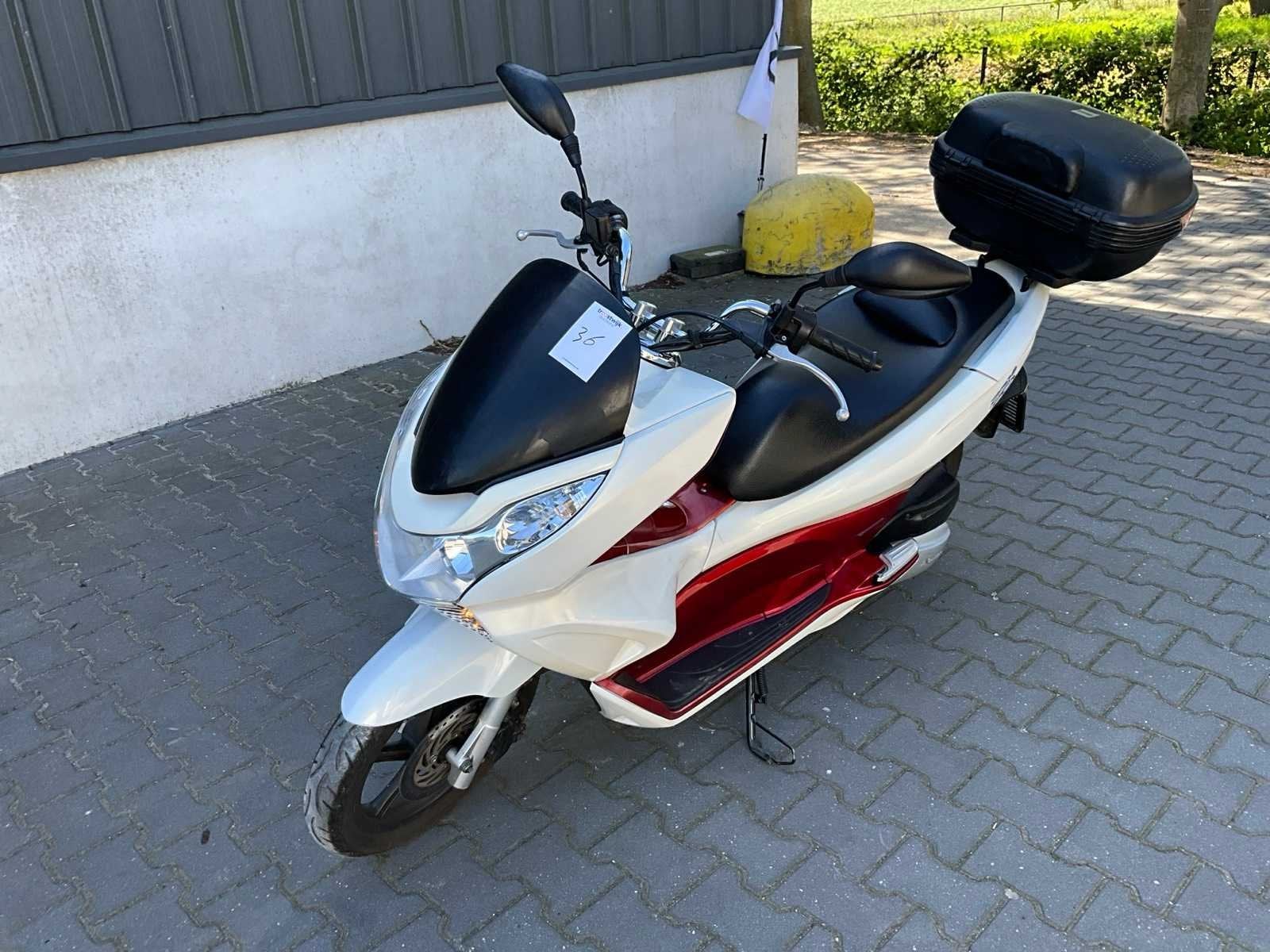 2011 Honda PCX 125 Motorfiets / scooter, Overig, Automaat, Gebruikt, Bedrijf