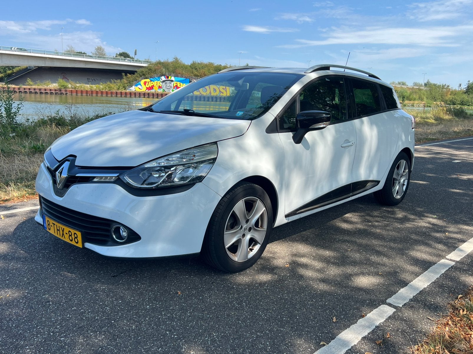Renault Clio 1.5 DCI 66KW Estate 2014 GOEDE AUTO, Auto's, Voorwielaandrijving, 4 cilinders, 1096 kg, Wit