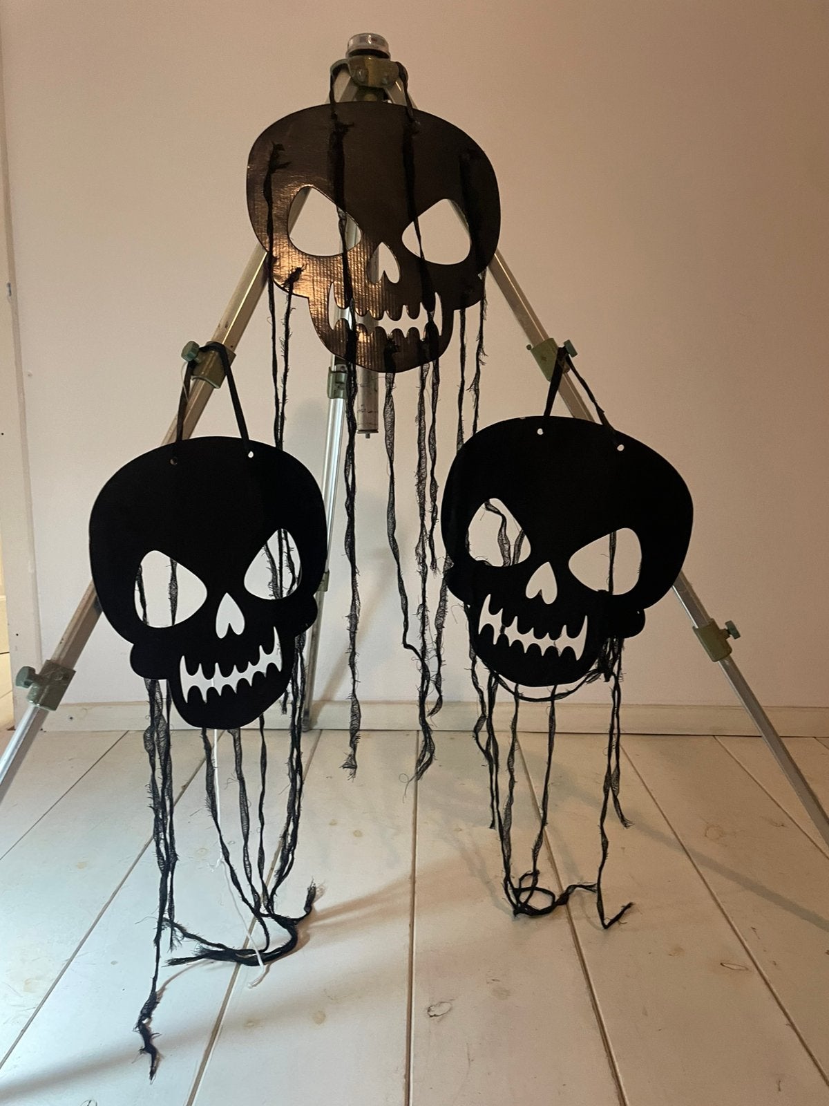 Halloween decoratie  - Zwarte schedels met slierten, Ophalen, Zo goed als nieuw, Versiering, Halloween of Griezel