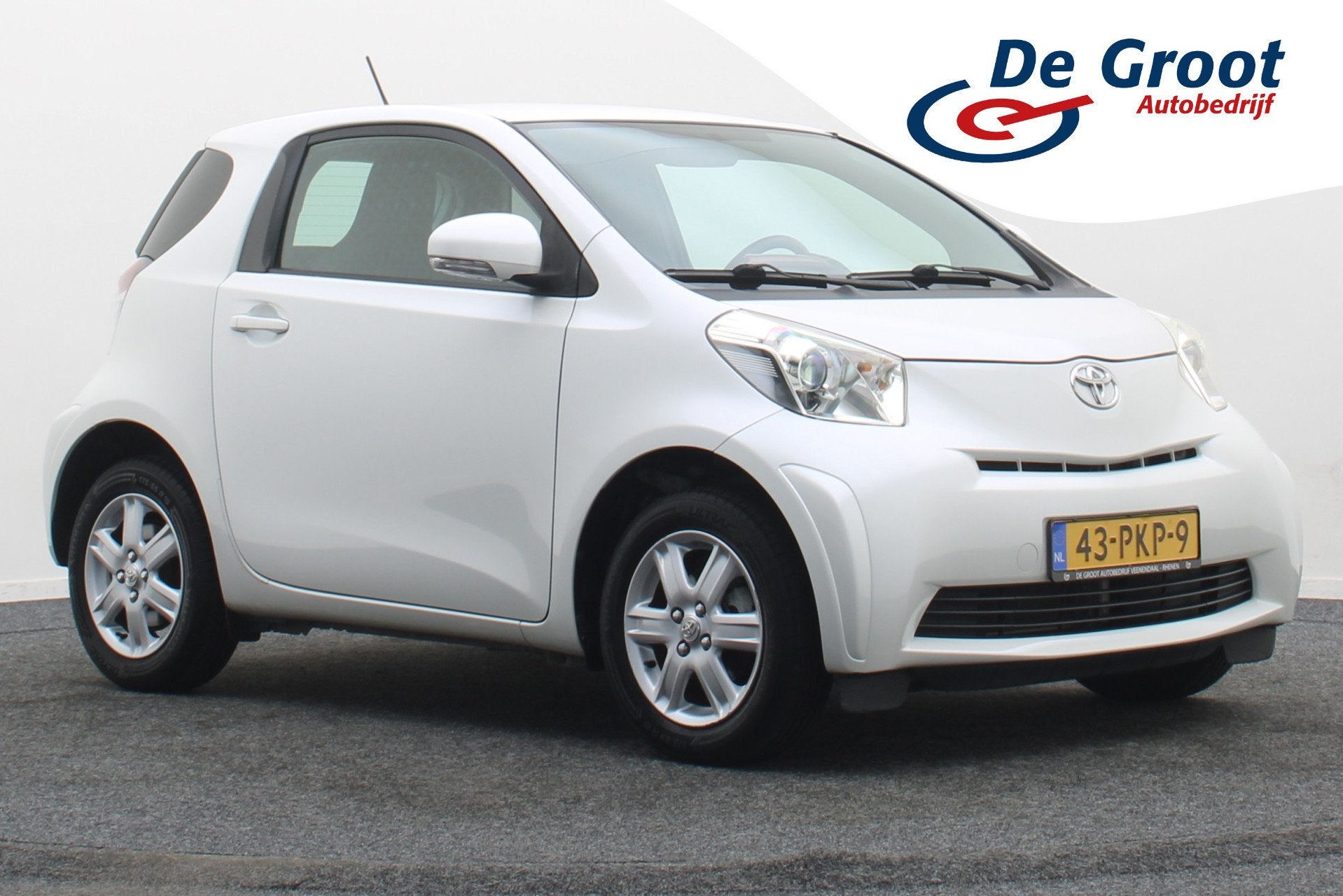 Toyota iQ 1.0 VVTi Comfort Parelmoer, Airco AUX, Elektr. Pak, Stof, Gebruikt, Zwart, 4 stoelen