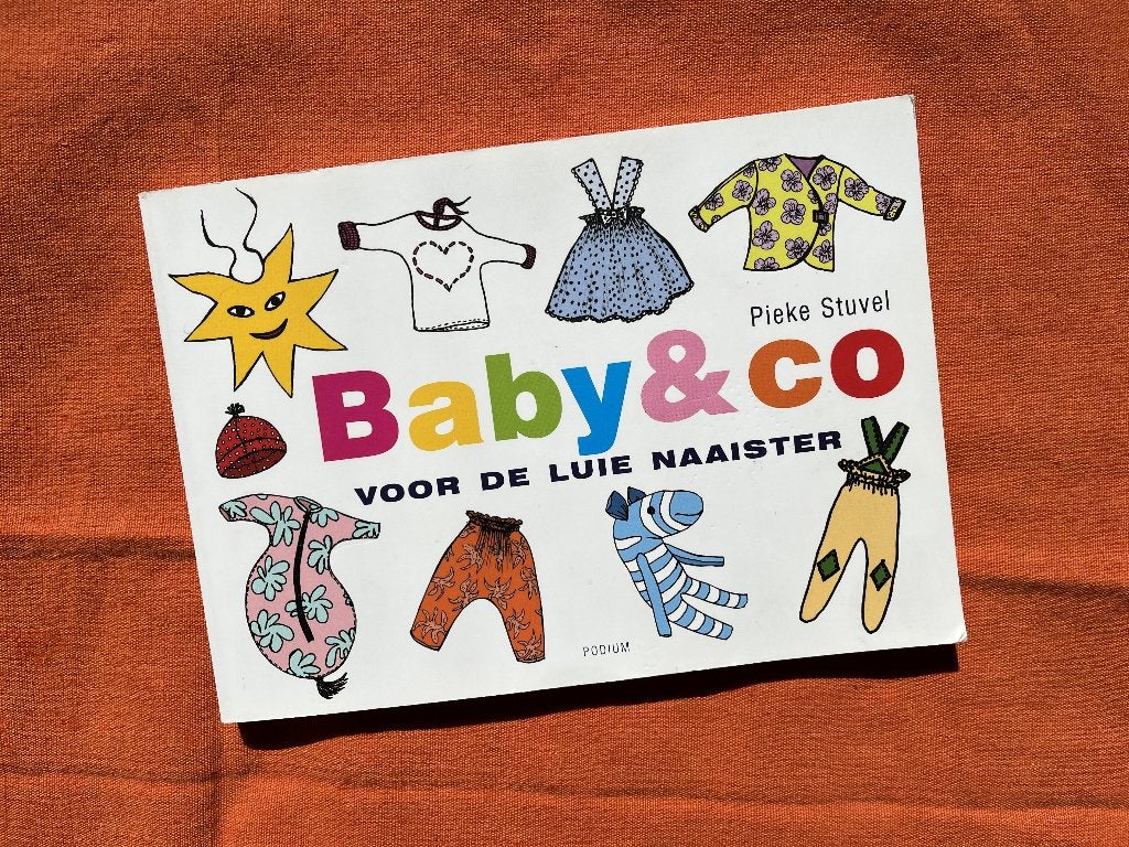 Boek Baby & co, patronen voor babykleding, van Pieke Stuvel, Overige merken, Kind, Ophalen of Verzenden, Overige typen