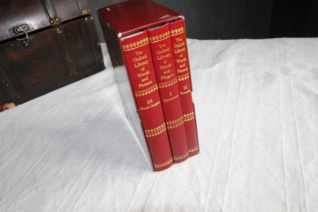 The oxford library of words and Phrases, Ophalen of Verzenden, Gelezen