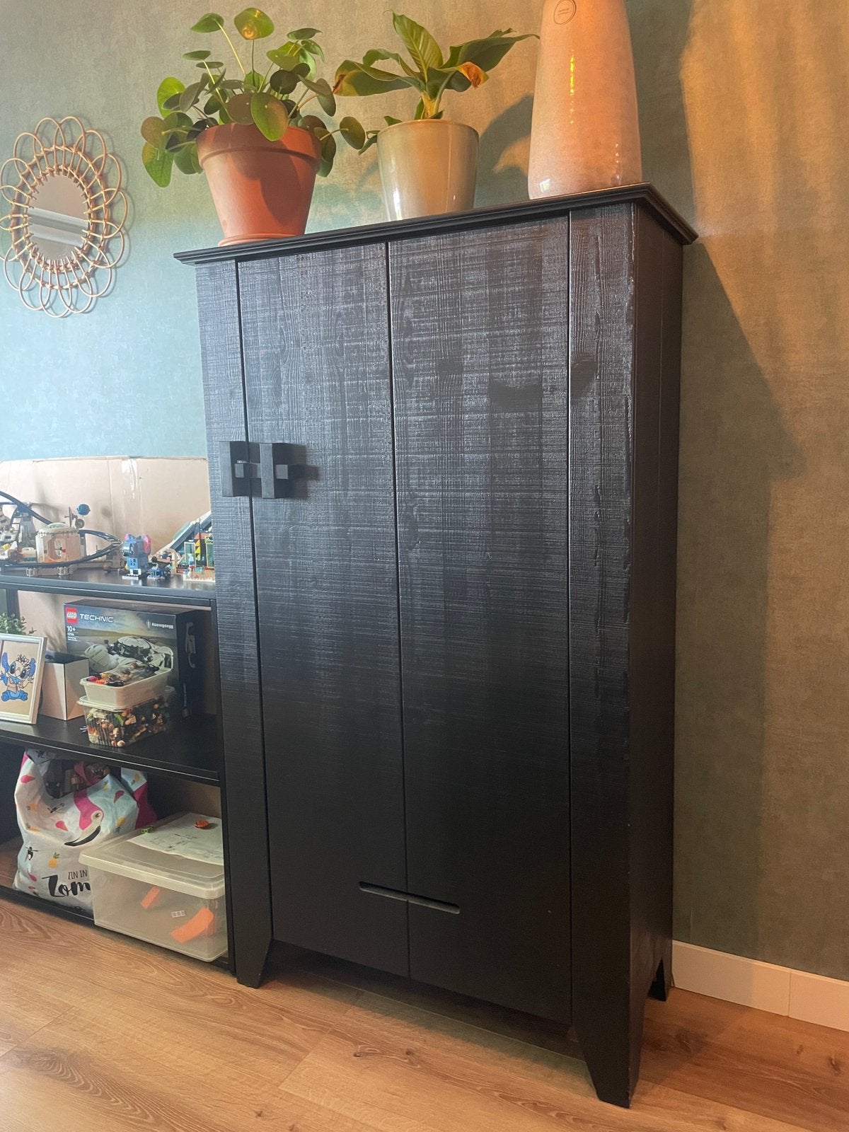WOOOD Boerenkast Gijs - Zwart Houten Kast, Huis en Inrichting, Ophalen, Gebruikt, 100 tot 150 cm, 50 tot 100 cm