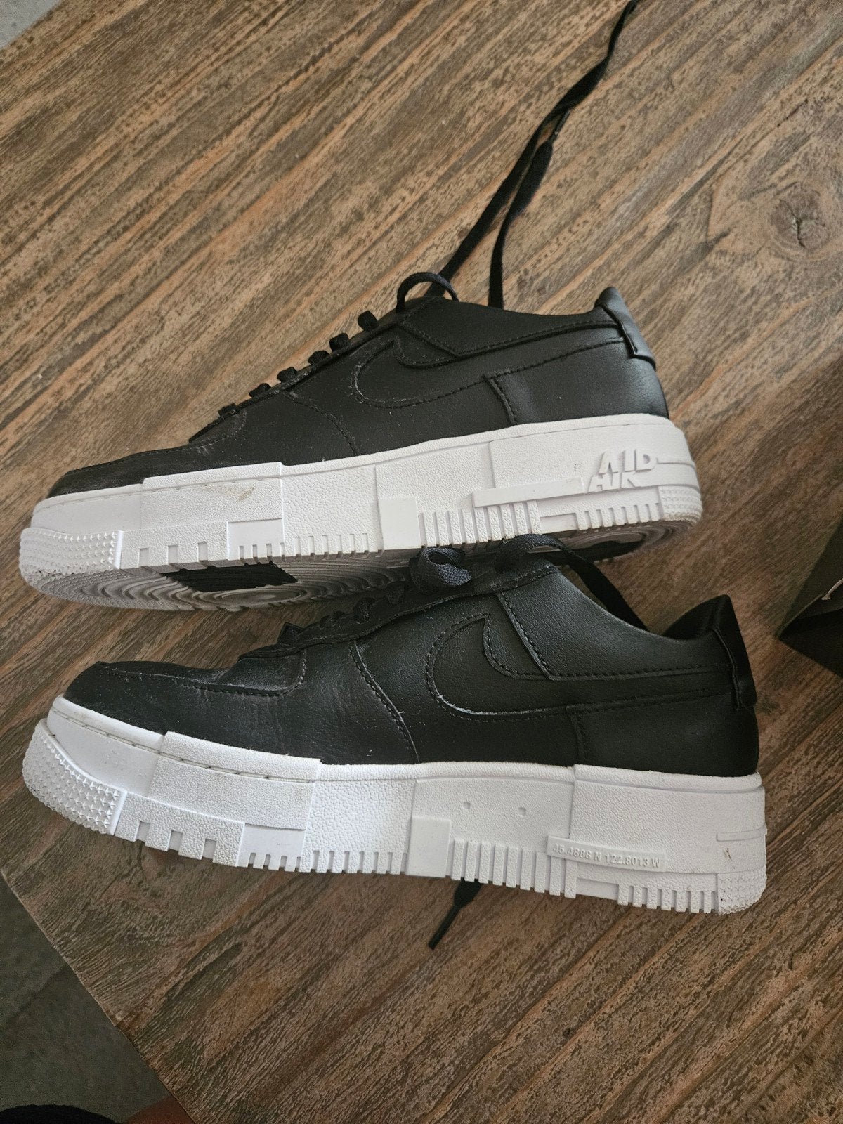 Nike Air Force 1 Pixel - Zwart met witte zool, Kleding | Dames, Ophalen, Zwart, Nike, Sneakers of Gympen