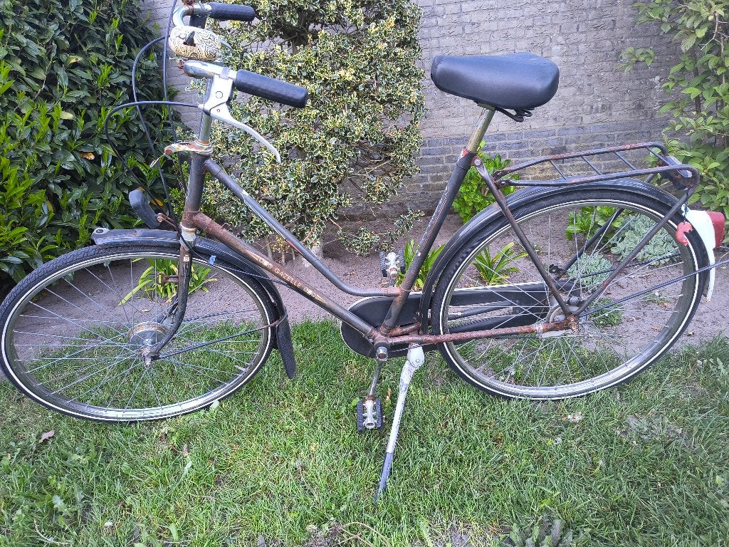 Gazelle damesfiets oud beestje voor onderdelen, Fietsen en Brommers, Fietsen | Dames | Damesfietsen, Ophalen, Gebruikt, Versnellingen