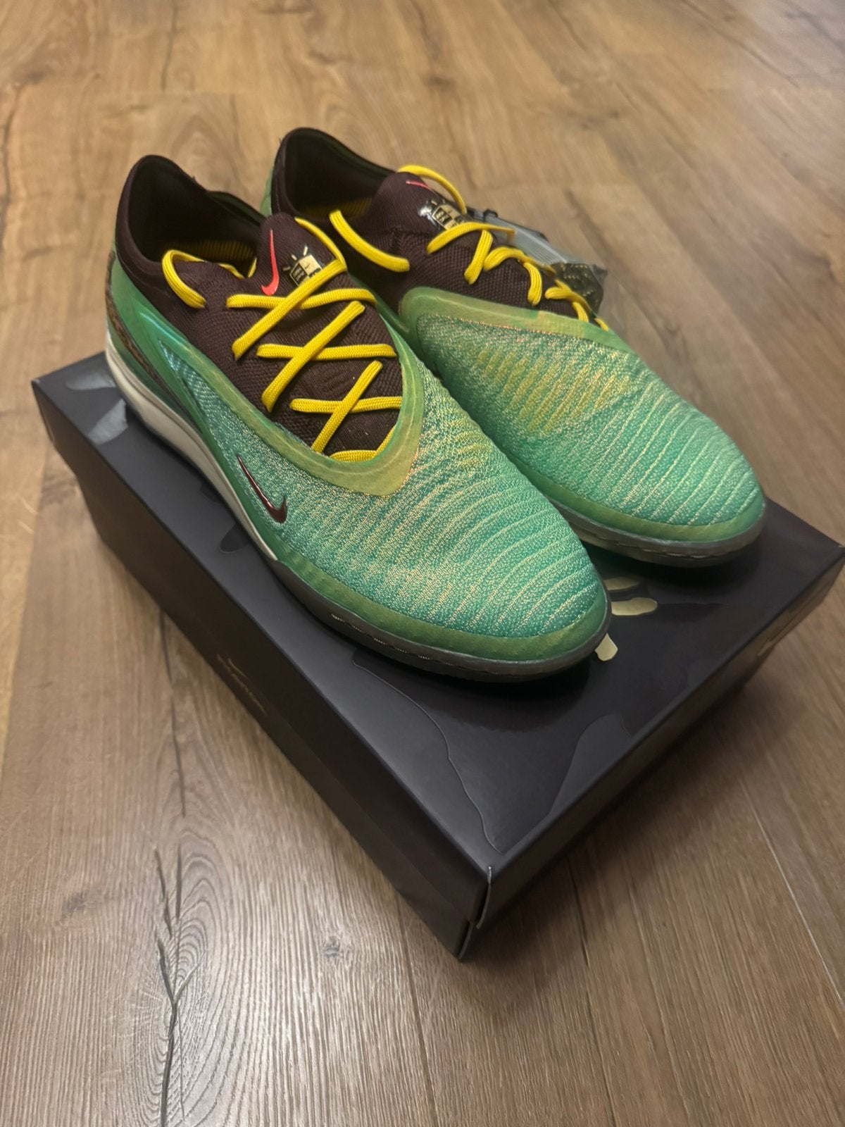 Nike Phantom 6 Low Indoor x Cactus Jack Voetbalschoenen, Sport en Fitness, Voetbal, Ophalen of Verzenden, Nieuw, Schoenen