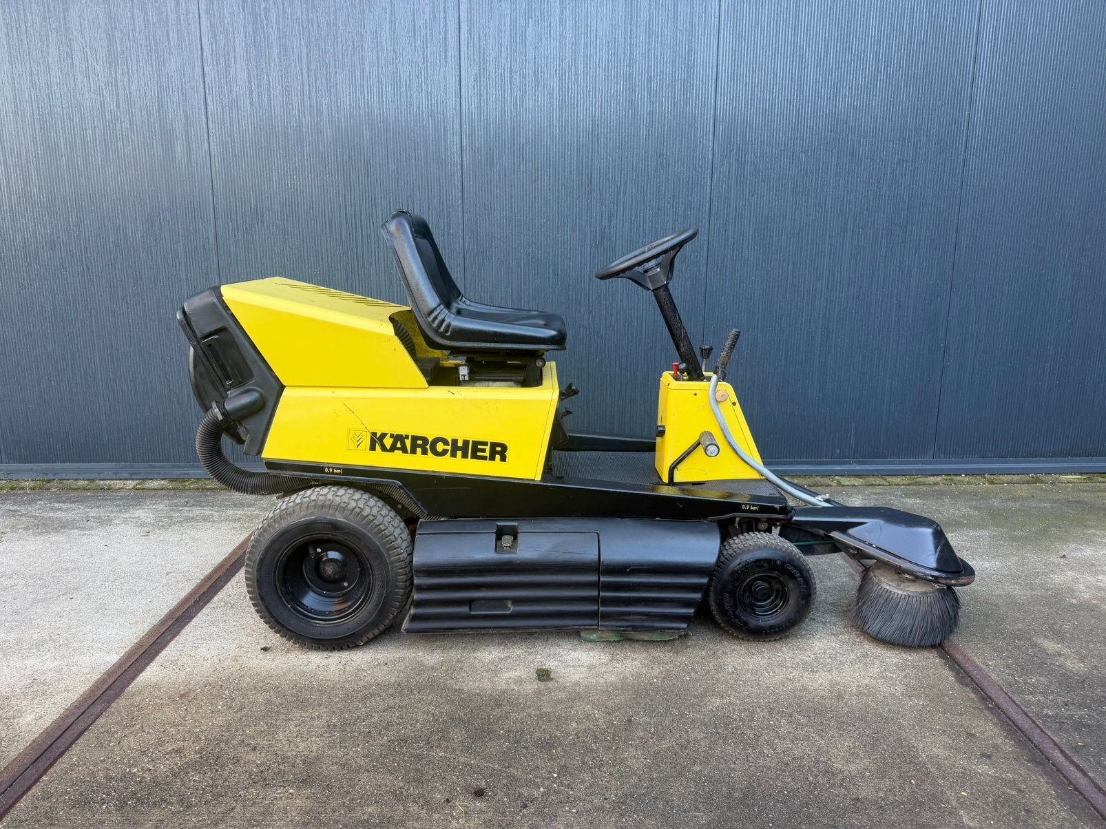Karcher KMR Trac veeg zuig borstel machine benzine Kärcher, Ophalen, Gebruikt, Kärcher, Kärcher