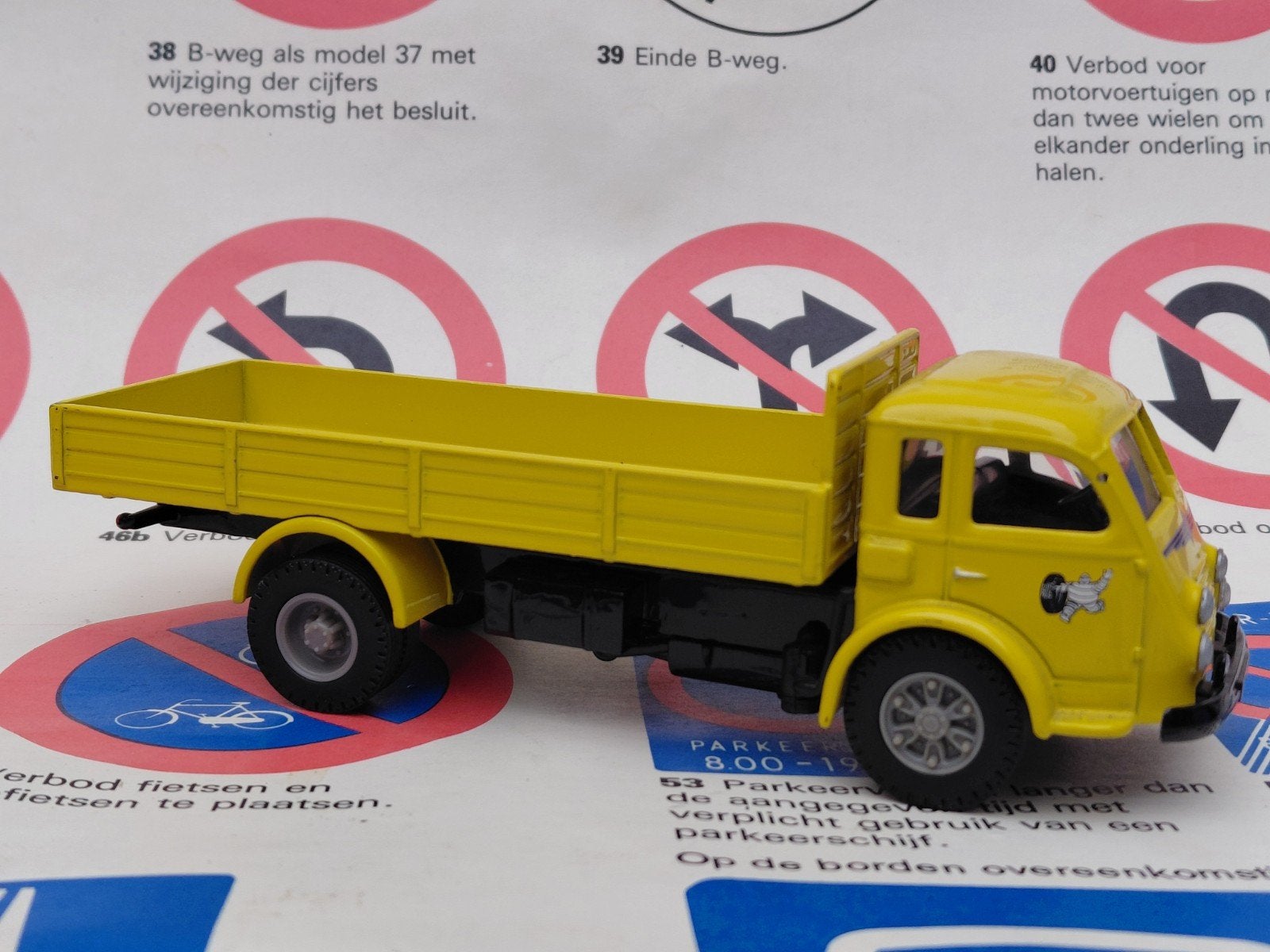 Corgi Renault/Saviem, Ophalen of Verzenden, Bus of Vrachtwagen, Corgi