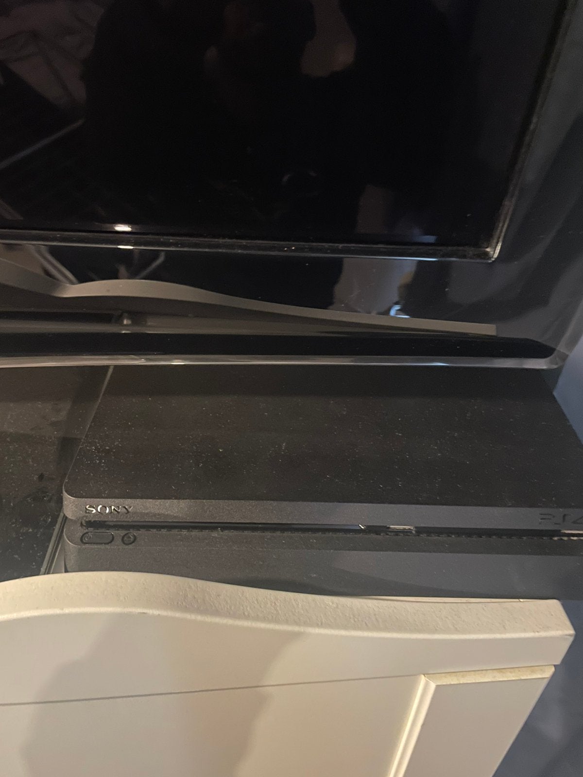 Te koop Playstation 4 Slim, Ophalen, Zo goed als nieuw, Met 2 controllers, Slim