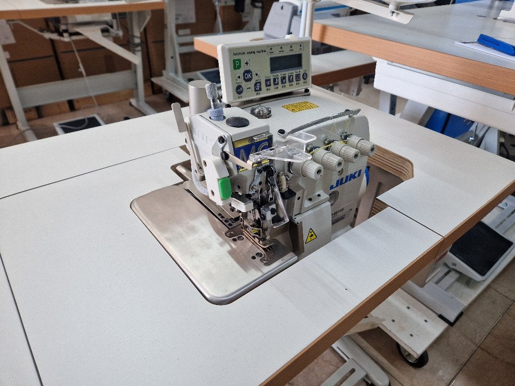 Juki Mo-6814S - 4 draads AUTOMAAT overlock machine NIEUW 3, Nieuw, Lockmachine, Industrieel, Ophalen