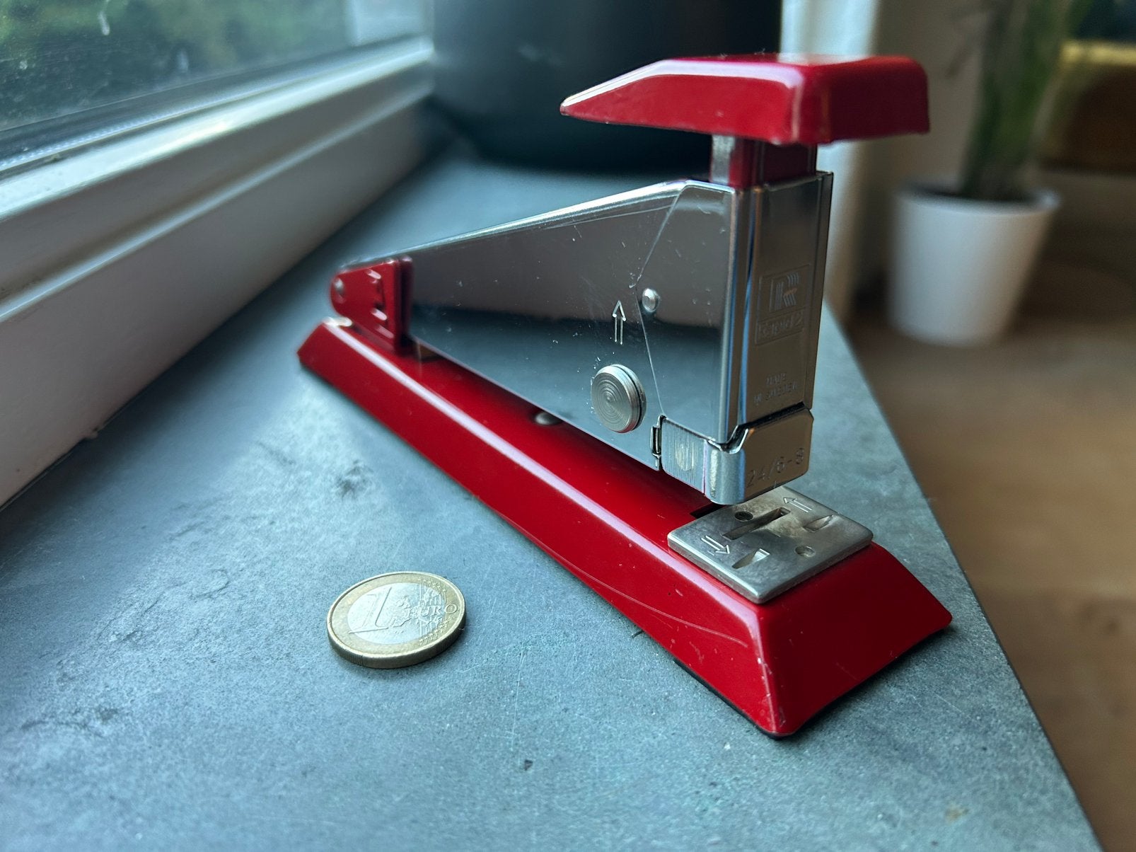 Rood met chroom RAPID 2 nietmachine 24/6-8 (HESTRA Sweden), Ophalen of Verzenden, Gebruikt