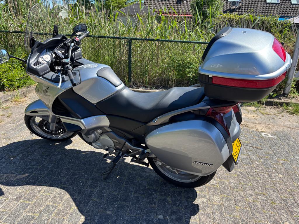 Honda Deauville NT700V, 700 cc, 2 cilinders, Gebruikt, Particulier