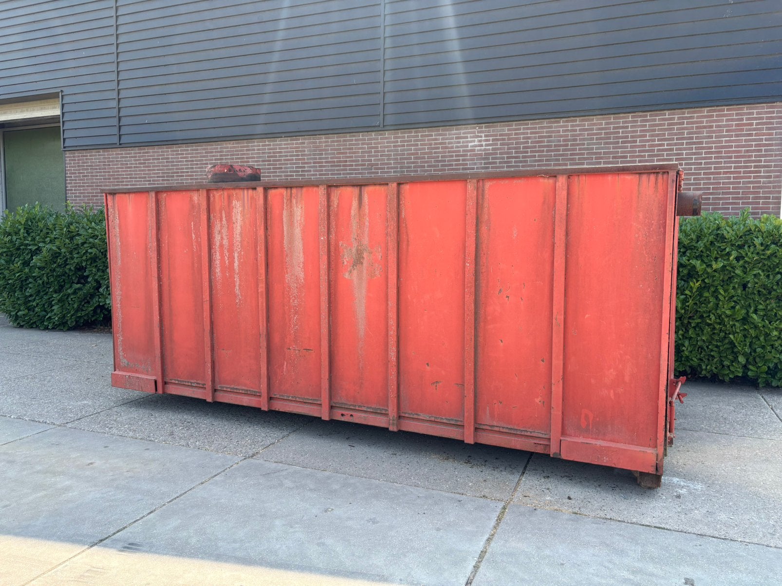 Haakarm container | Opslag container | Zaagsel container, Ophalen