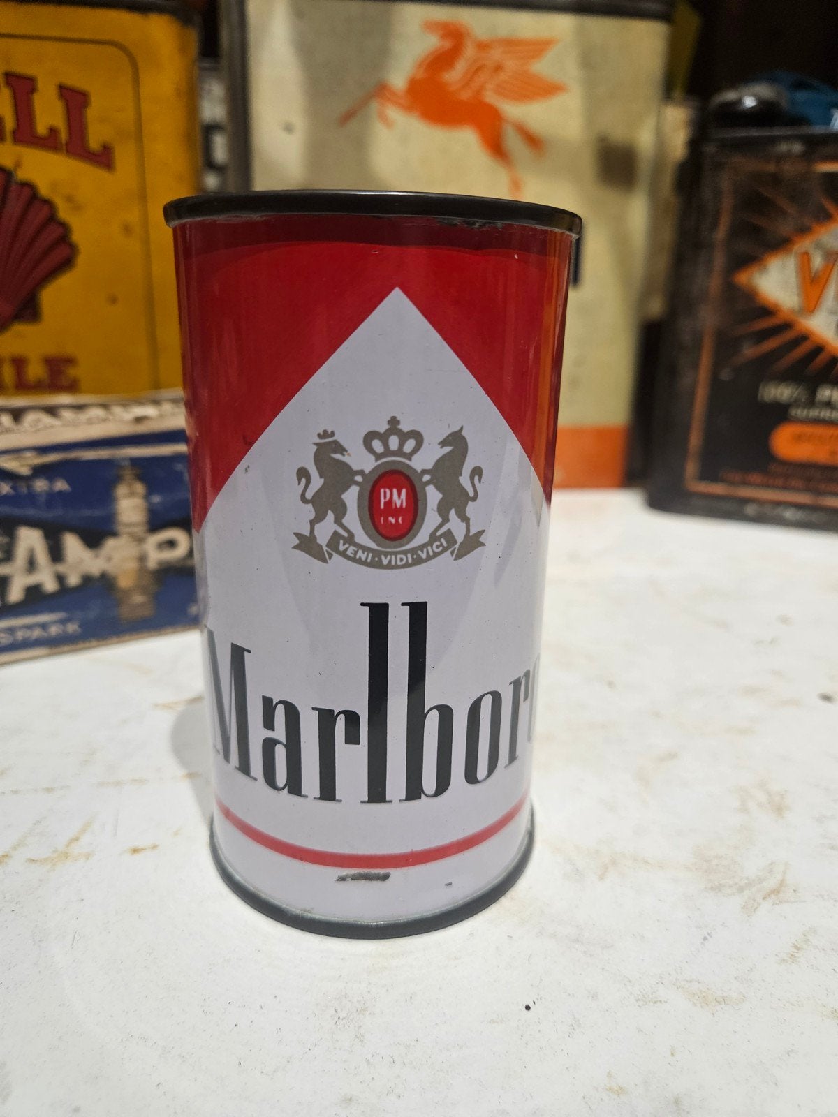 Marlboro spaarpot tabaksblik  verzamelblik 12cm, Verzamelen, Blikken, Ophalen of Verzenden, Zo goed als nieuw, Overige