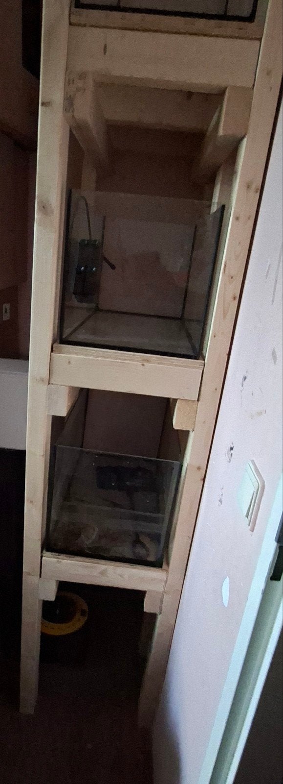 wegens stoppen kweken .stelling kweekbakken en veel spullen, Dieren en Toebehoren, Ophalen, Leeg aquarium