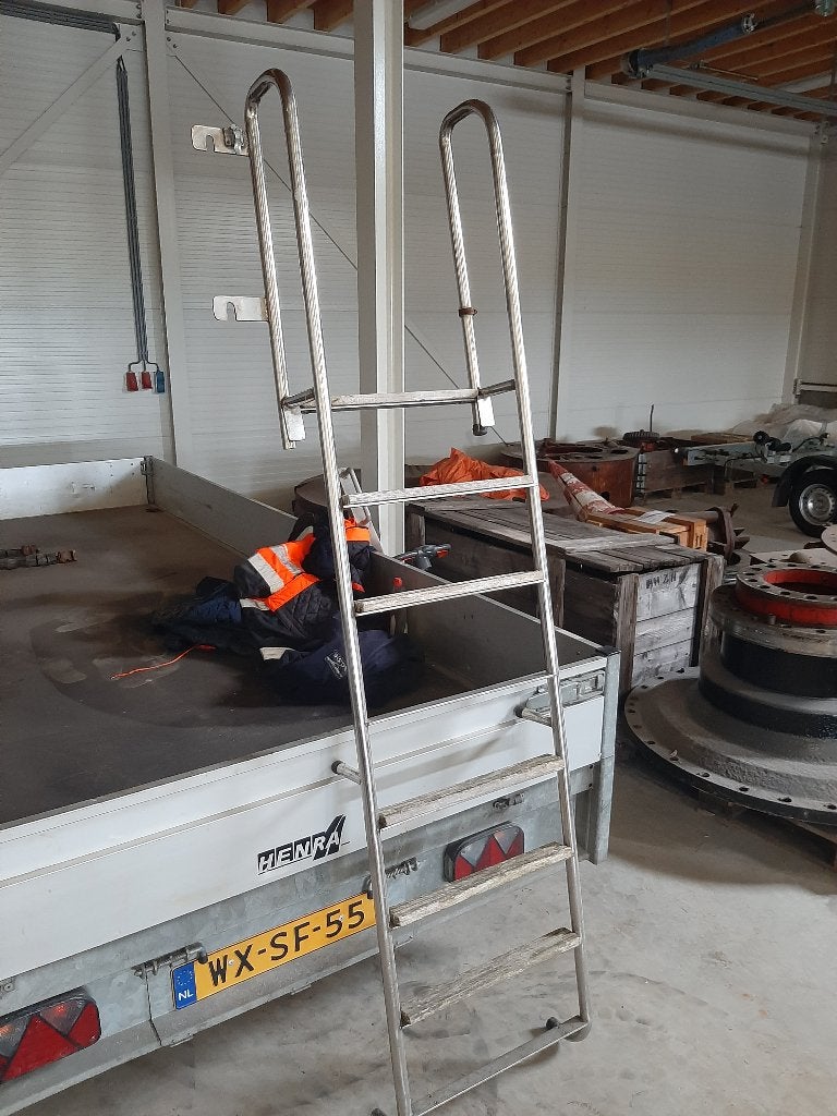 Rvs zwemtrap, Ophalen