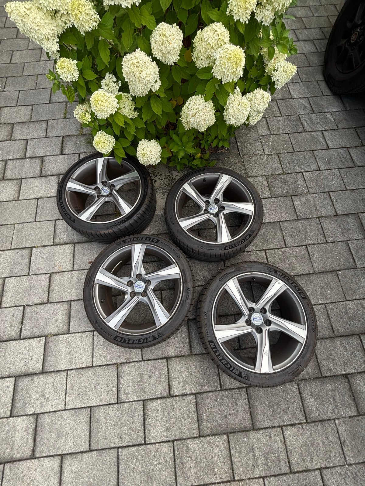Volvo Ixion 18 inch velgen met Michelin zomerbanden, Auto-onderdelen, Banden en Velgen, Ophalen, 18 inch, Gebruikt, Banden en Velgen